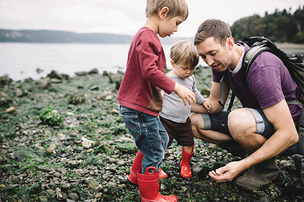 "flying solo dad maritime family break"